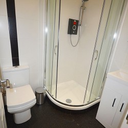 shower room in Kings Apartments, Covent Garden, London