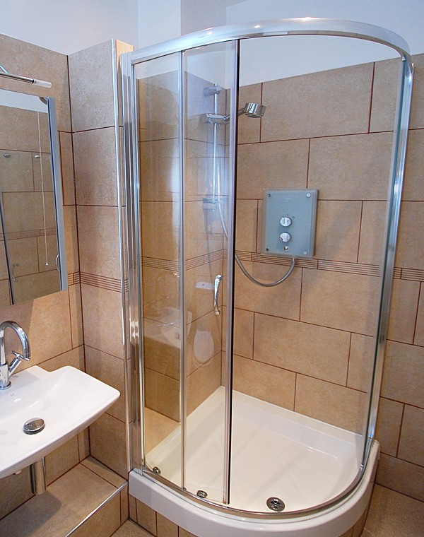 shower room in Kings Apartments, Covent Garden, London