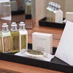 toiletries on arrival in Boardwalk Apartments, Canary Wharf