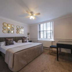 double bedroom, Collingham Gardens, Kensington, London SW5