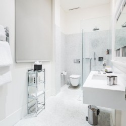 bathroom in Bethnal Green Apart Hotel, Bethnal Green, London