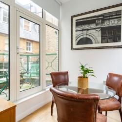 dining area and balcony in Bishopsgate Serviced Apartments, City, London