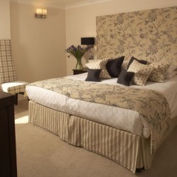 king size bed, Beaufort Apartments, Knightsbridge, London SW3