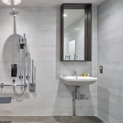 accessible bathroom, Cannon Short Let Apartments, City, London EC4