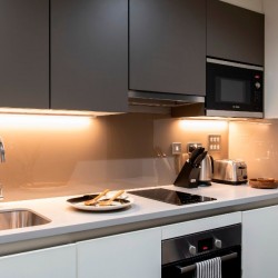 fully equipped kitchen for self-catering, Cannon Short Let Apartments, City, London EC4