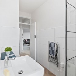 modern bathroom with shower and sink, Pimlico Corporate Apartments, Pimlico, London SW1