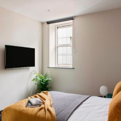 double bedroom with TV, Cannon Short Let Apartments, City, London EC4
