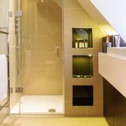 bathroom with shower in Cannon College Hill Apartments, City, London