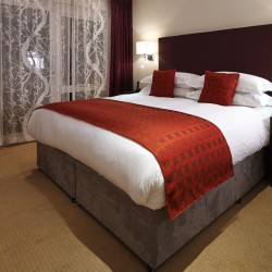 king size bed, Knightsbridge Apartments, Knightsbridge, London SW3