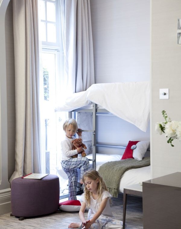 children in bedroom with bunk beds, Piccadilly Apartments, Mayfair, London