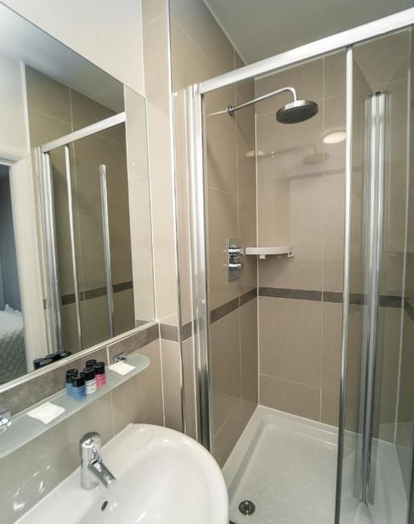 shower room, Edgware Road Apartments, Marylebone, London W1