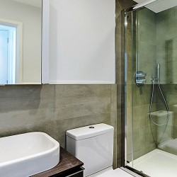bathroom, Bruge Apartments, Camden, London NW1