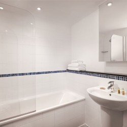 bathroom in Aldgate Apartments, City, London