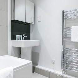 bathroom in fenchurch apartments, aldgate, london