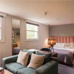 premium studio, double bed and sofa, Hyde Park Apart Hotel, Paddington, London