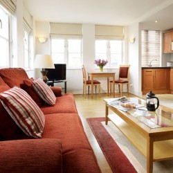 living area in Queen Street Apartments, City, London