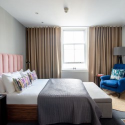 studio with double bed, Hyde Park Apart Hotel, Paddington, London