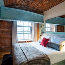 short let serviced apartments in manchester, uk