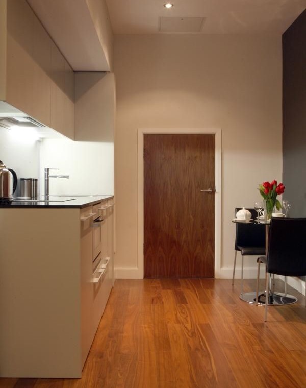 short let serviced apartments, leeds ls1, uk