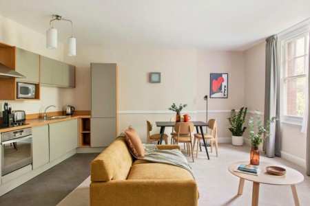 living area with kitchen, sofa and dining table, Bristol Serviced Apartments, Bristol BS1
