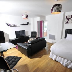 short let serviced apartments, cardiff, wales