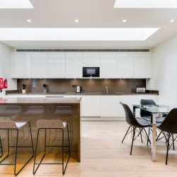 kitchen and dining table, Wigmore Street Apartments, Marylebone, London W1