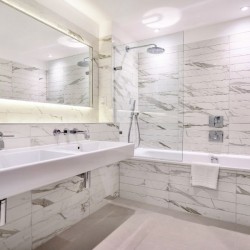 bathroom, Lincoln's Apartments, Holborn, London WC2