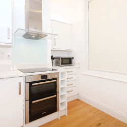 fully equipped kitchen, Evelyn Apartments, Fitzrovia, London W1