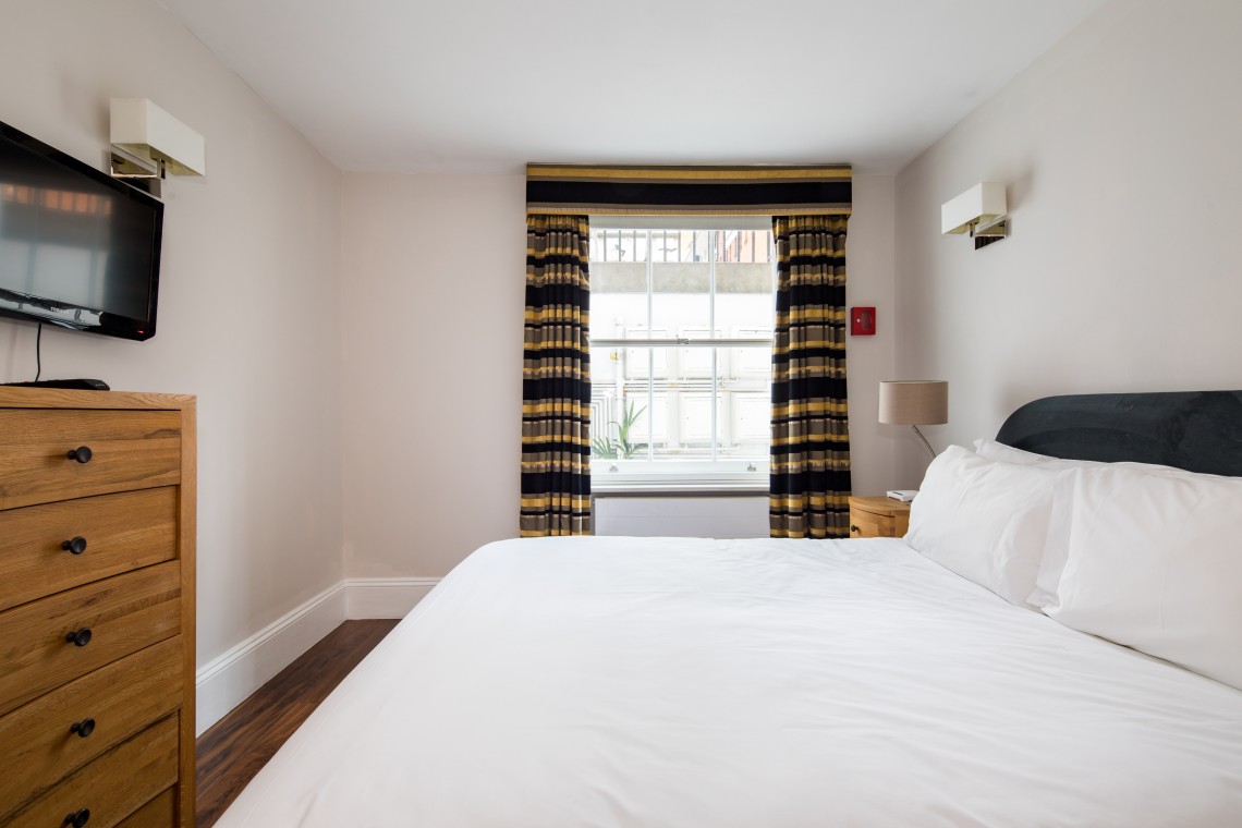double bedroom, Russell Square Short Lets, Bloomsbury, London WC1