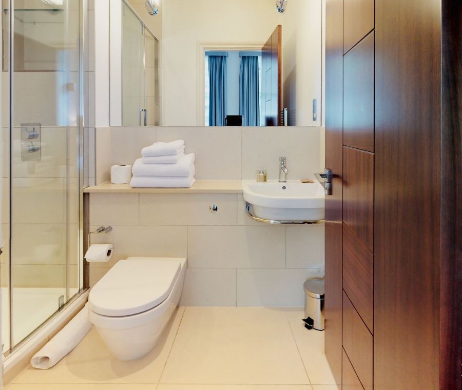 bathroom, Russell Square Short Lets, Bloomsbury, London WC1