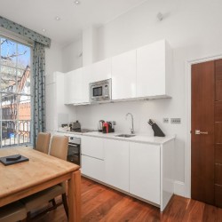 kitchen and dining table, Russell Square Short Lets, Bloomsbury, London WC1