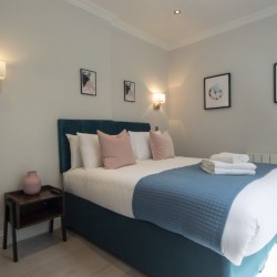 double bed, Cheniston Apartments, Kensington, London W8
