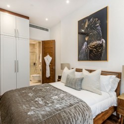 double bedroom with en suite bathroom, Hyde Park Apartments 1, Kensington, London SW7
