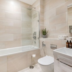 bathroom with tub and shower, Hyde Park Apartments 1, Kensington, London SW7