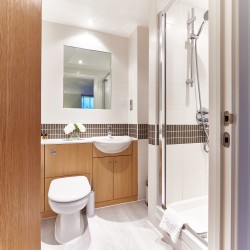 shower room, Milton Keynes Apartments, Milton Keynes, MK9