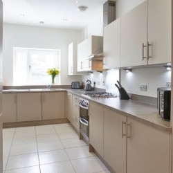 fully equipped kitchen, 4 bedroom Townhouses, Milton Keynes, MK