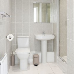 bathroom with shower, 4 bedroom Townhouses, Milton Keynes, MK