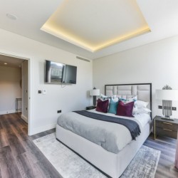 spacious double bedroom, Holland Park Apartments, Kensington, London W14