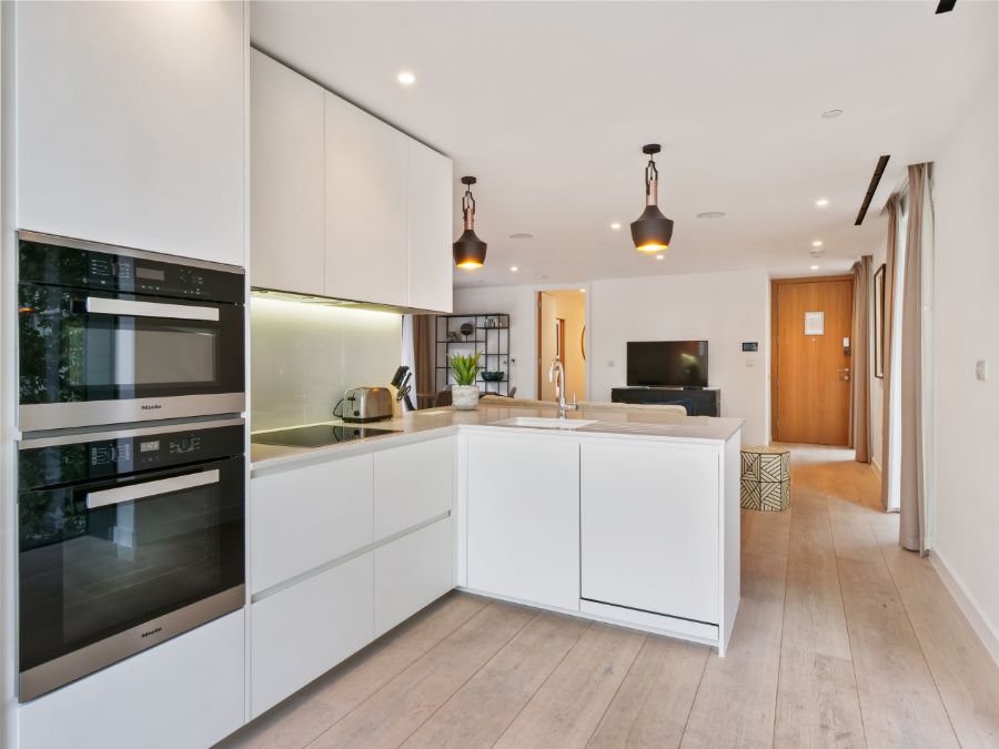 fully equipped kitchen with modern appliances, The Residences, Southwark, London SE1