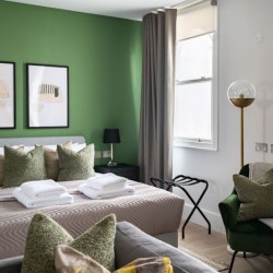 double bed, studio, Kensington Apartments, Kensington, London SW7