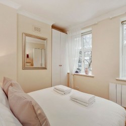 bedroom with queen size bed, Seven Dials Apartment, Covent Garden, London WC2