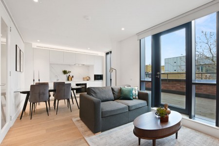 penthouse with large terrace, kitchen, dining area, sofa and coffee table, Fitzrovia Serviced Apartments, Fitzrovia, London W1