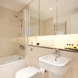 bathroom with mirrors, wc and sink, Liverpool Street Apartments, City, London EC2