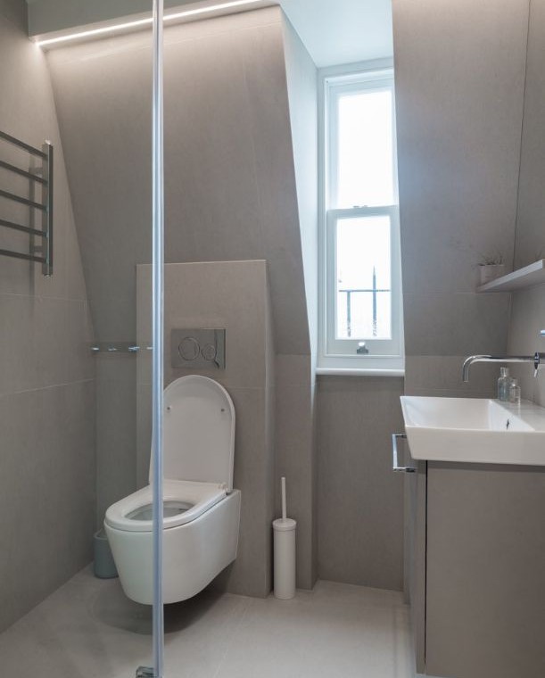 shower room with toilet and sink, Hampstead Apartments, Hampstead, London NW3