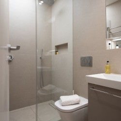 shower room with wc, sink and mirror, Hampstead Apartments, Hampstead, London NW3