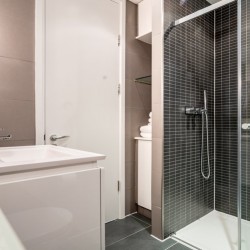 bathroom with sink and shower cabinet, King Street Deluxe, Covent Garden, London WC2