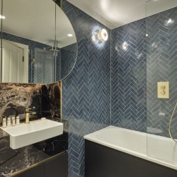 bathroom with bathtub, sink and large mirror, Mayfair Deluxe Apartments, Mayfair, London W1