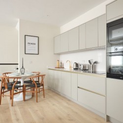 kitchen with utensils and dining table with chairs, Munster Apartments, Fulham, London SW6