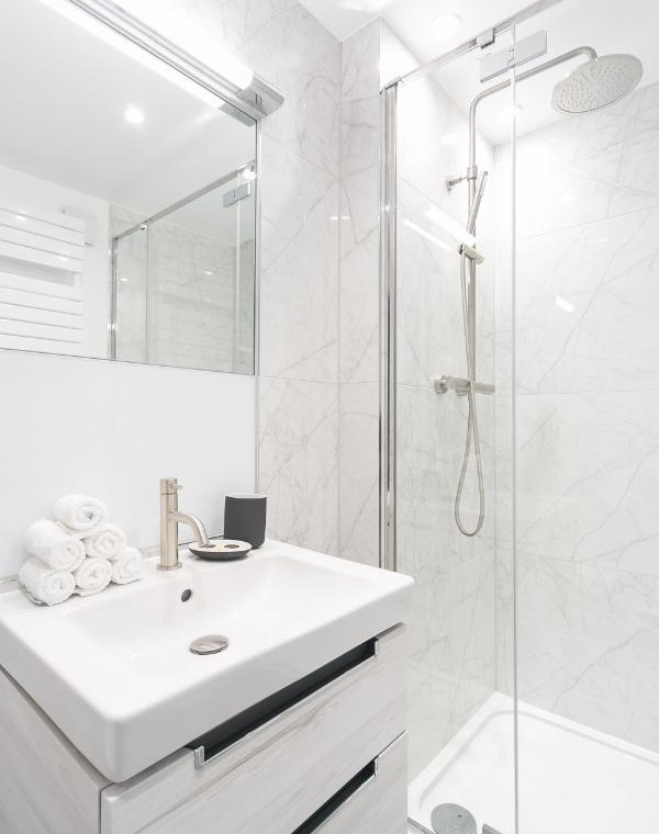 shower room, Covent Garden 1, Covent Garden, London WC2
